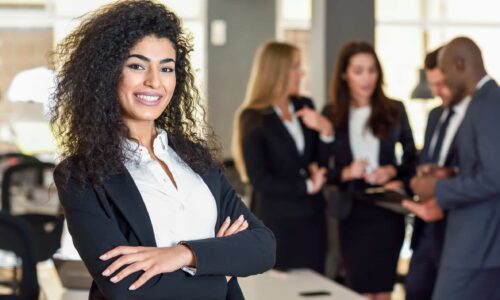 Equipe Motivada e inclusiva para mulheres no trabalho