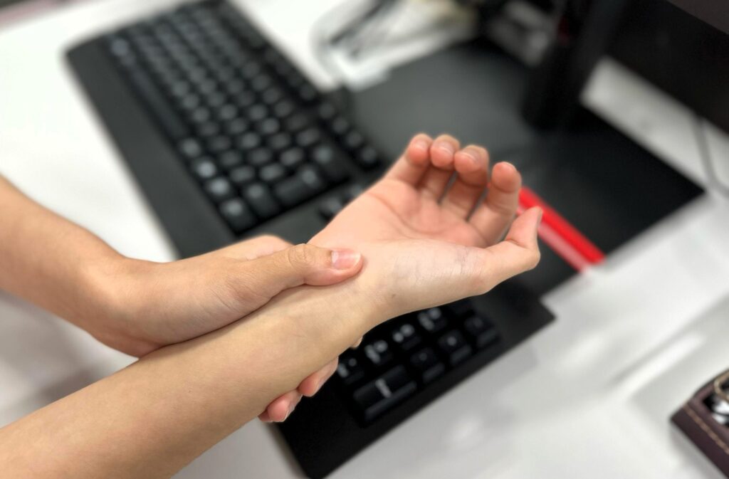 Práticas simples para evitar LER/DORT.