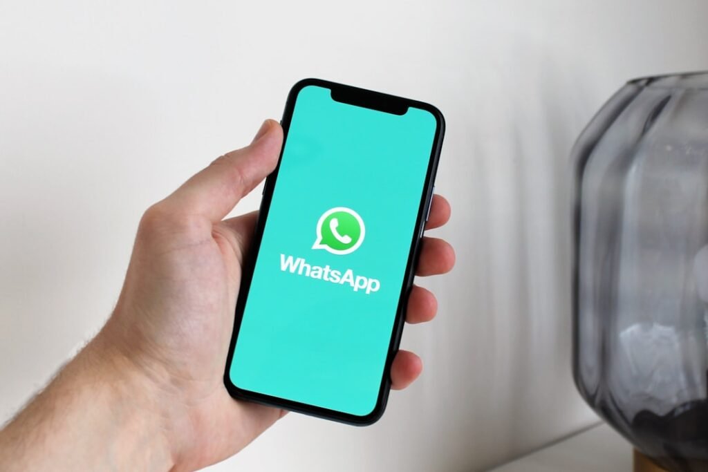 Leia mais sobre o artigo Automatize Vendas no WhatsApp sem Perder o Toque Humano